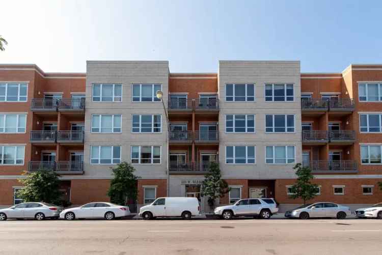 Rent Apartment in West Loop with Rooftop Terrace and Fitness Center