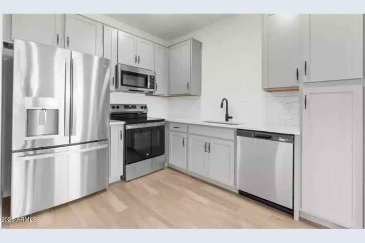 Orion Townhome - Open Concept, Modern Kitchen, Spacious Loft