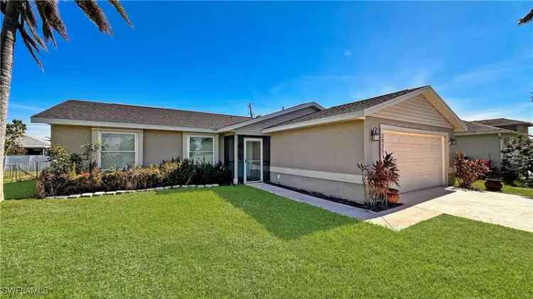 House For Sale in 3915, Southwest 1st Avenue, Cape Coral, Florida