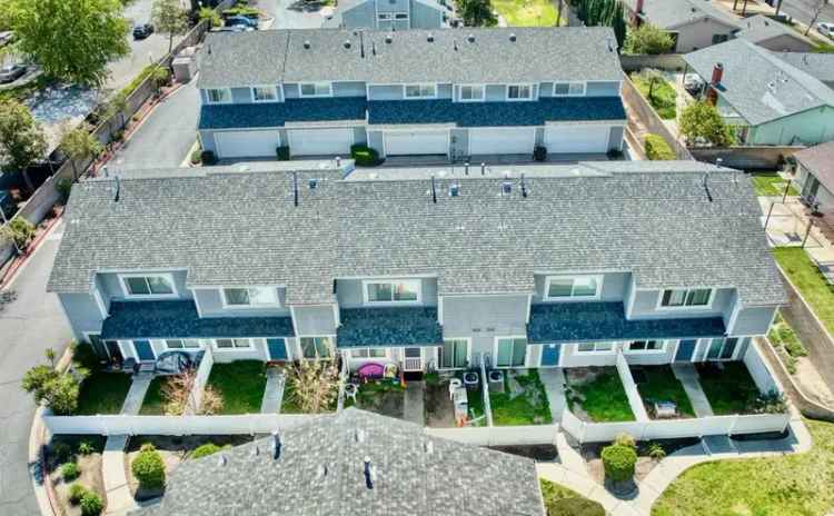 Rent Spacious Townhomes in Park-Like Setting near Ontario Airport