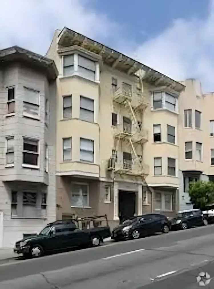 Rent 1BR Apartment in Nob Hill with Updated Features and Great Amenities