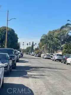 House For Sale in 1842, East 69th Street, California