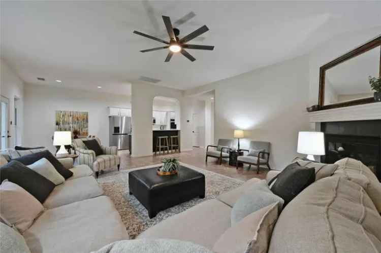 House For Sale in 160, Oxford Court, Texas