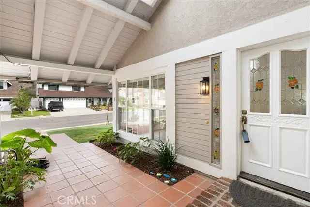 House For Sale in 581, South Paseo de Luna, Anaheim, California