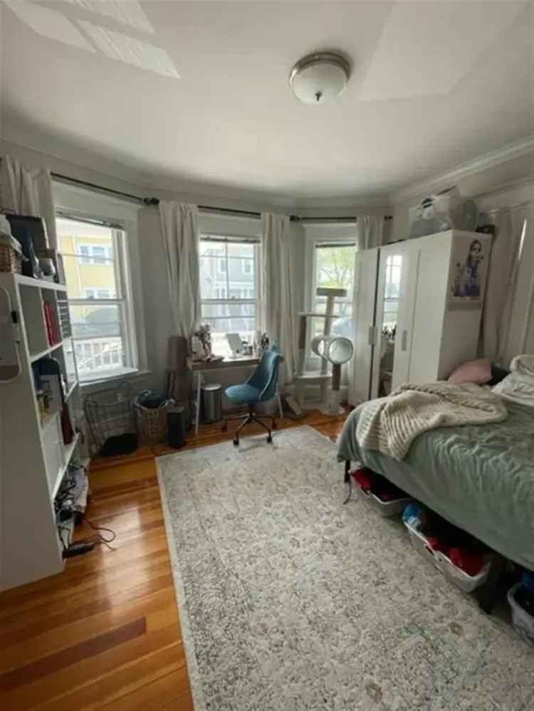 Rent 3 Bedroom Apartment Unit Across from Tufts Green