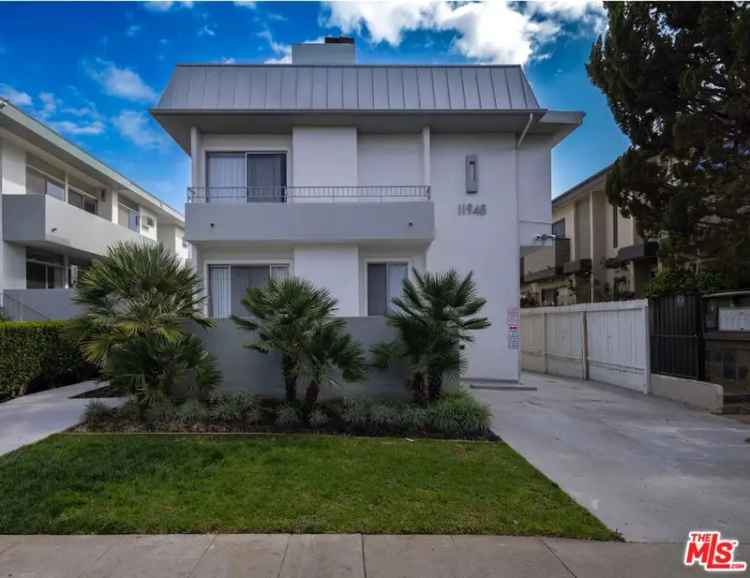 House For Sale in 11948, Darlington Avenue, Los Angeles, California