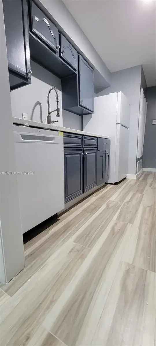 Rent Brand New Apartment Unit Near USF with Modern Amenities