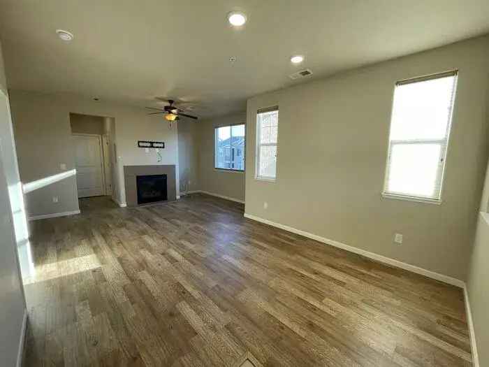 Rent 2 Bed Apartment in Midtown Reno with Lake Views and Great Amenities