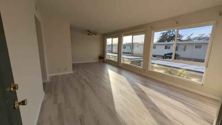 Rent Apartment in Alameda with Two Bedrooms and Pool