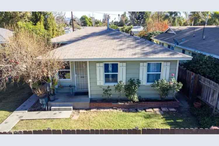 Buy Duplex in Van Nuys with Scenic Trails and Near Sherman Oaks