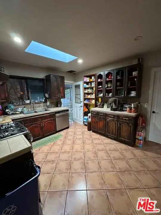 House For Sale in 6113, Pickford Street, Los Angeles, California