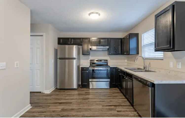 Rent Apartments at Diamond Townhomes with Great Amenities