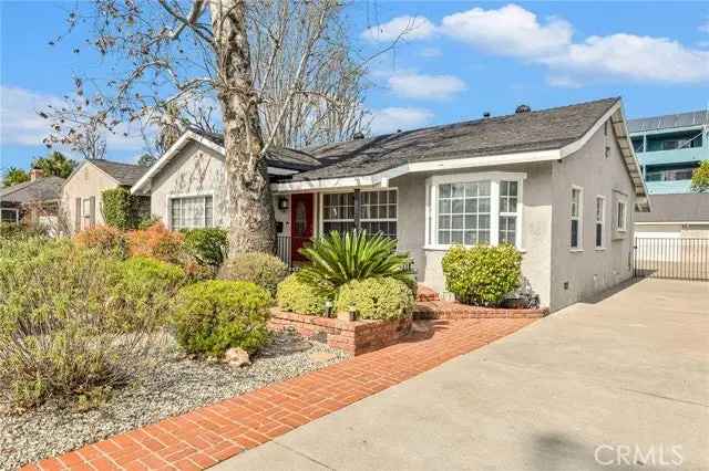 House For Sale in 11559, Blix Street, Los Angeles, California