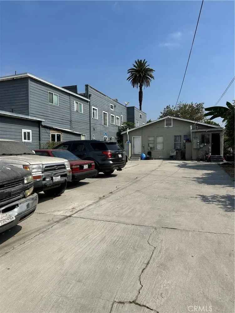 House For Sale in 1332, East 21st Street, Los Angeles, California