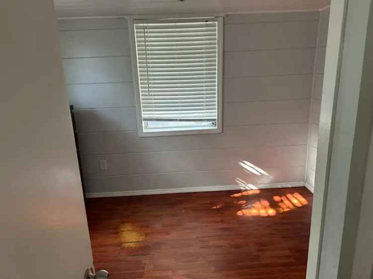 Rent 3 Bedroom House Freshly Painted Low Credit OK