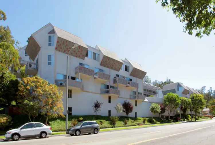 Rent Hillside Terrace Apartments with Designer Finishes in Torrance