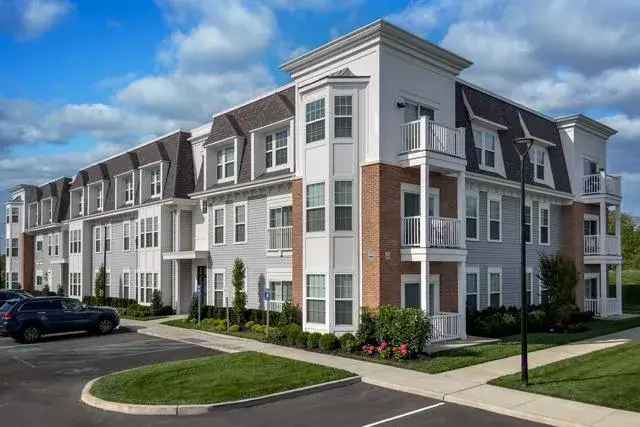 Rent Apartments at Fairfield Townhomes In Islip with Modern Amenities