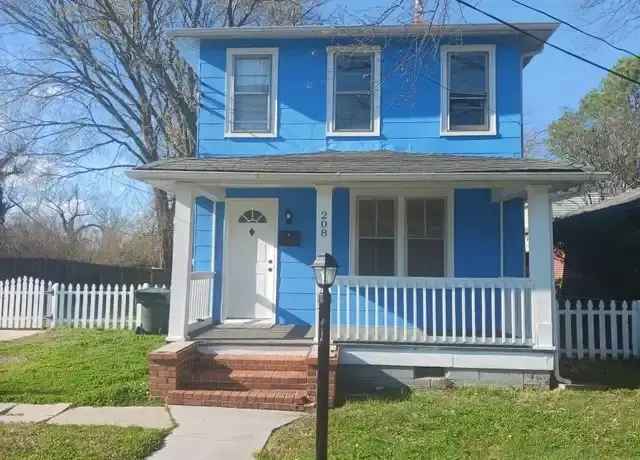 Rent Charming House in Historic Downtown Hampton with Waterfront Access