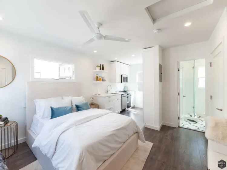 Rent Apartment Unit Near Ocean in Belmont Shores with Modern Features