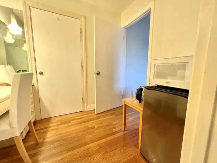 Rent Cozy Apartment Unit in Cambridge with Private Entrance and Utilities Included