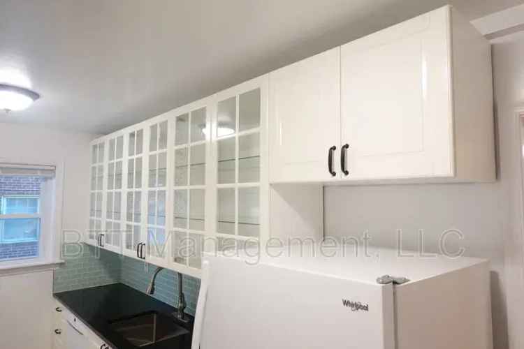 Rent Two Bedroom Apartment in Silver Spring with Modern Amenities