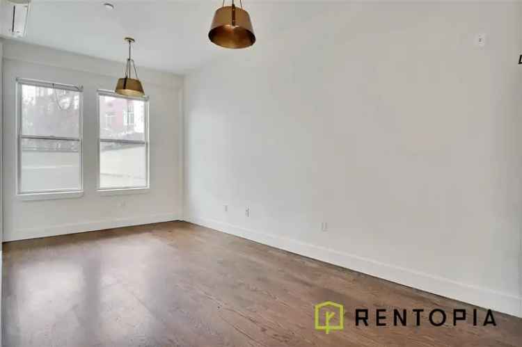 Rent Spacious Apartment 3 Bedrooms 3 Bathrooms in Bushwick with Great Amenities