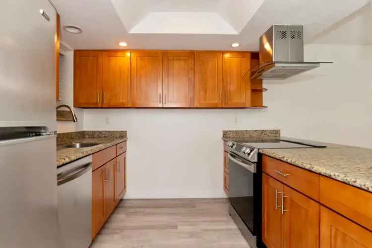 Rent Apartment Unit in Redmond with Modern Features and Community Amenities