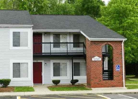 Rent Pineview Apartments in Waldorf MD Near Outdoor Activities and Shopping