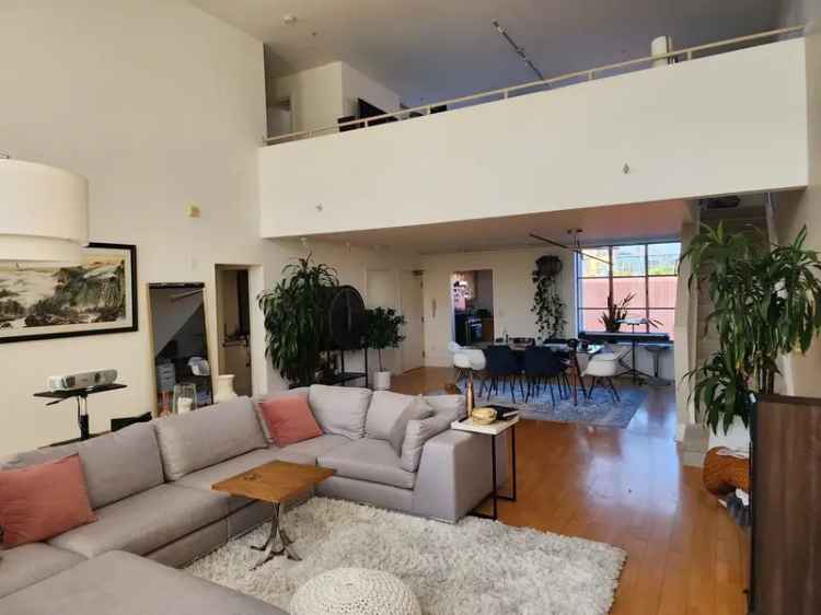 Rent Luxury Loft in SOMA with Private Terrace and Garage