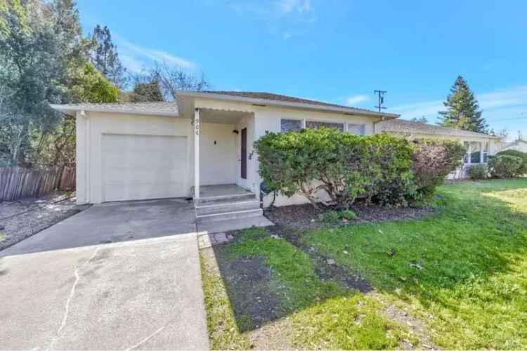 Buy Duplex in Santa Rosa with Charming Mid Century Design and Spacious Yards