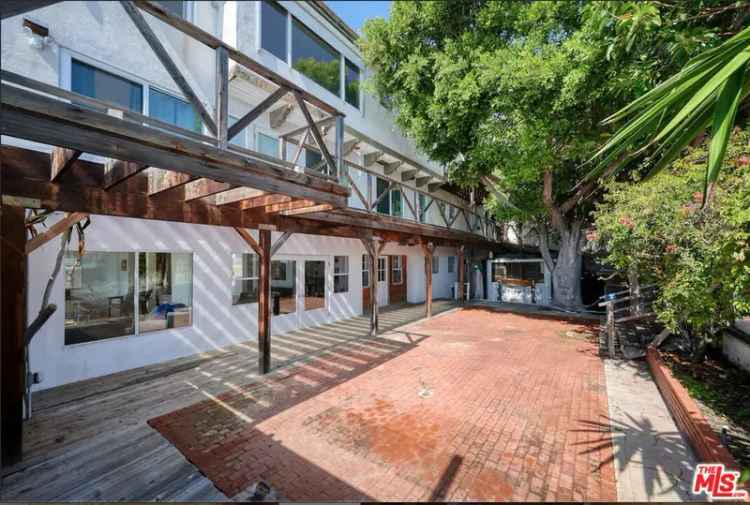 House For Sale in 18904, Pacific Coast Highway, Malibu, California