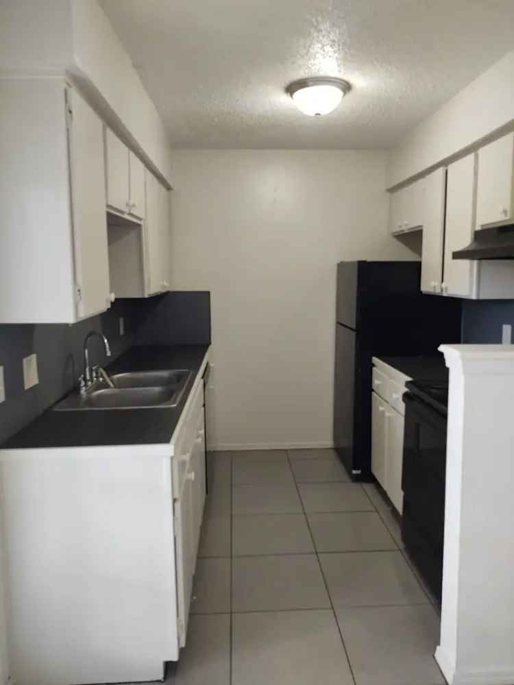 Rent Spacious 1 2 Bedroom Apartments in a Quiet Community