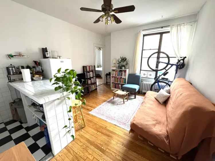 Rent Apartment Unit in Morningside with Bright Interior and Walk in Closet