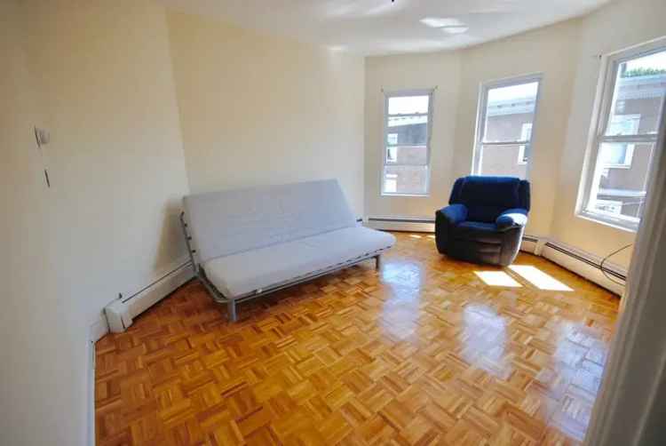 Rent 4 Bedroom Apartment in Dorchester with Modern Features