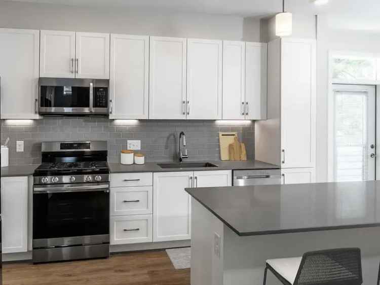 Rent Apartments in Easton with Modern Features and Amenities