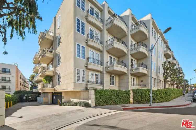 House For Sale in 11740, West Sunset Boulevard, Los Angeles, California