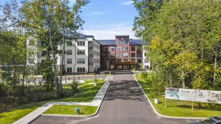 Rent Apartments in Bloomfield with Modern Amenities and Woodland Views