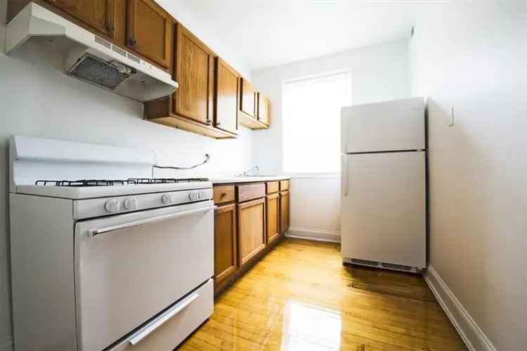 Rent 1 2 Bedroom Apartments in South Austin Chicago with Great Amenities