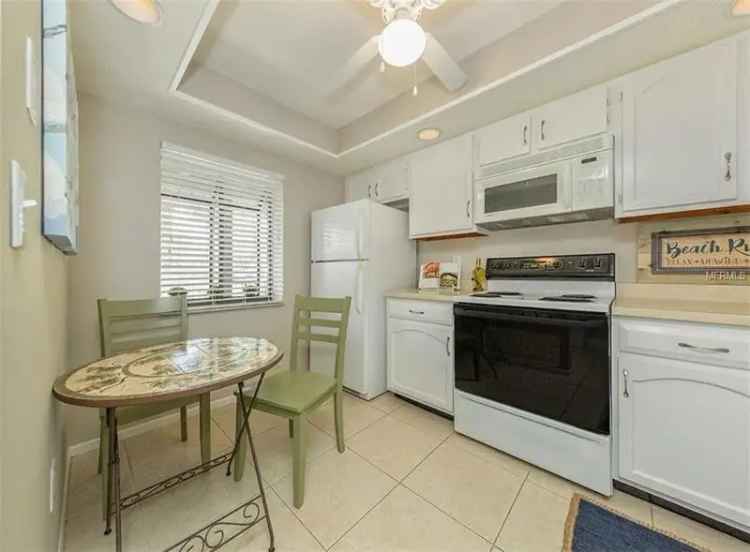 Rent Coastal Themed Condo Near Beach with Community Pools in Venice