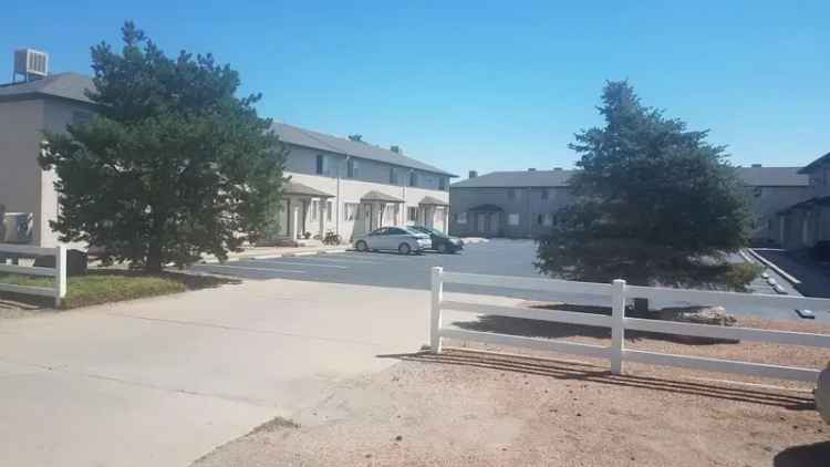 Rent Townhouse Style Apartments in Beautiful Pueblo West