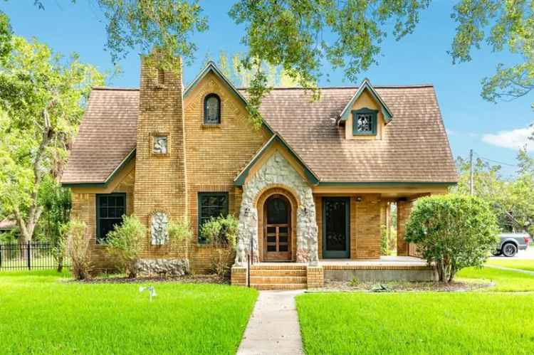 Buy Unique Home with Beautiful Architecture in Angleton