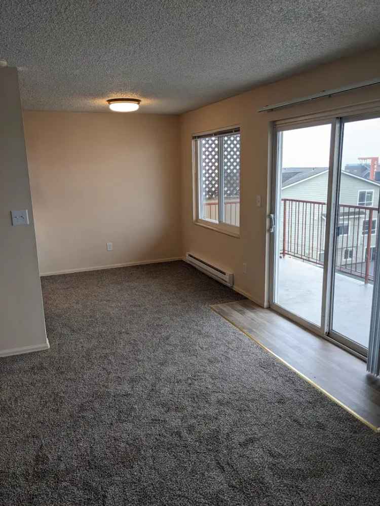 Rent Apartment Unit in Seattle - Newly Remodeled with Secure Building