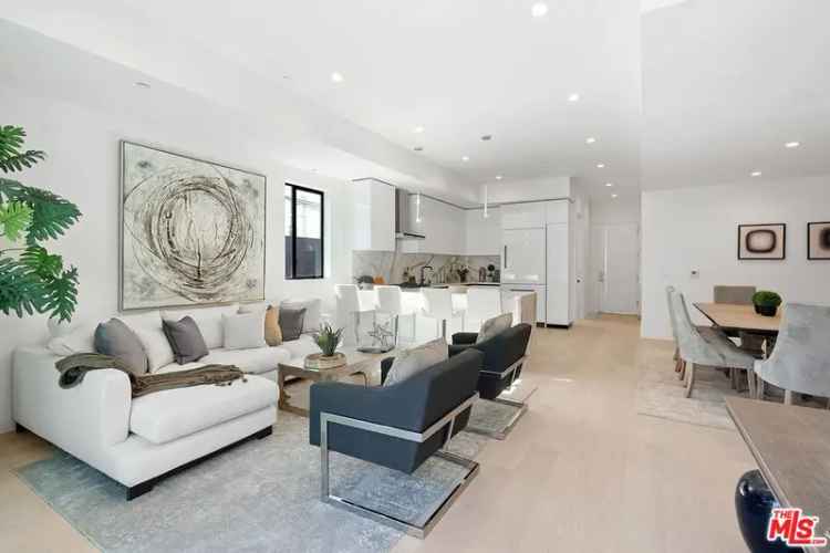 House For Sale in 1426, South Hayworth Avenue, Los Angeles, California