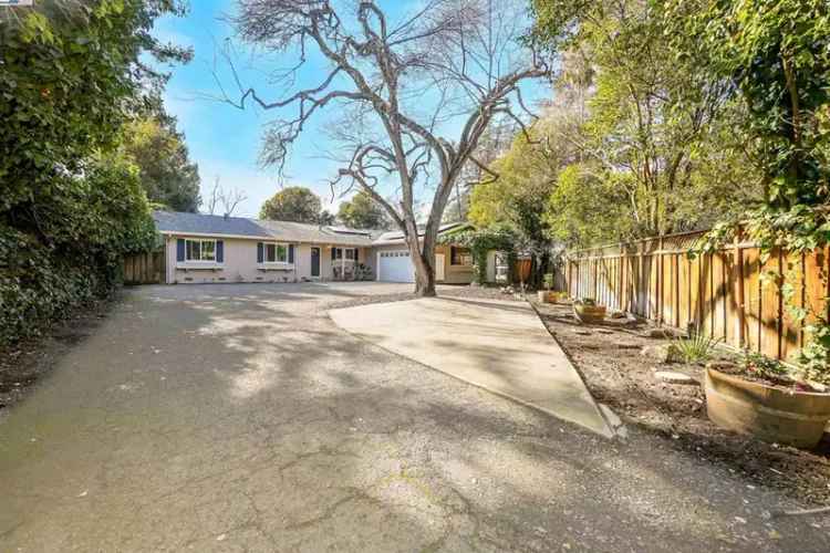 Buy Ranch-Style Home with Pool in Walnut Creek