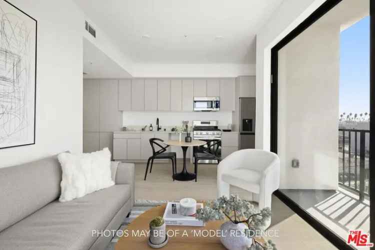 House For Sale in 904, South New Hampshire Avenue, Los Angeles, California