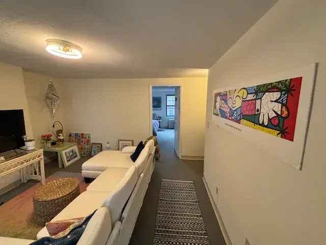 Rent Apartment Unit in Downtown with Spacious Floor Plan and Modern Features