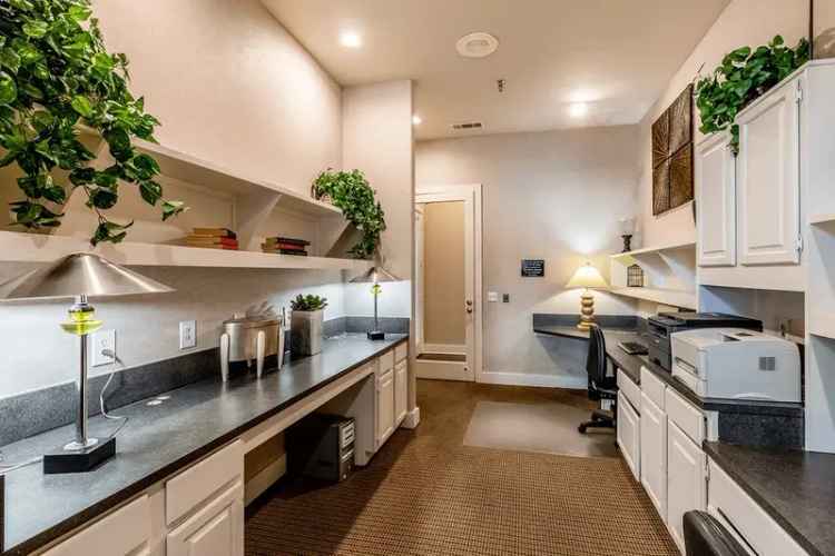 Rent Contemporary Apartments in Grand Venetian at Las Colinas