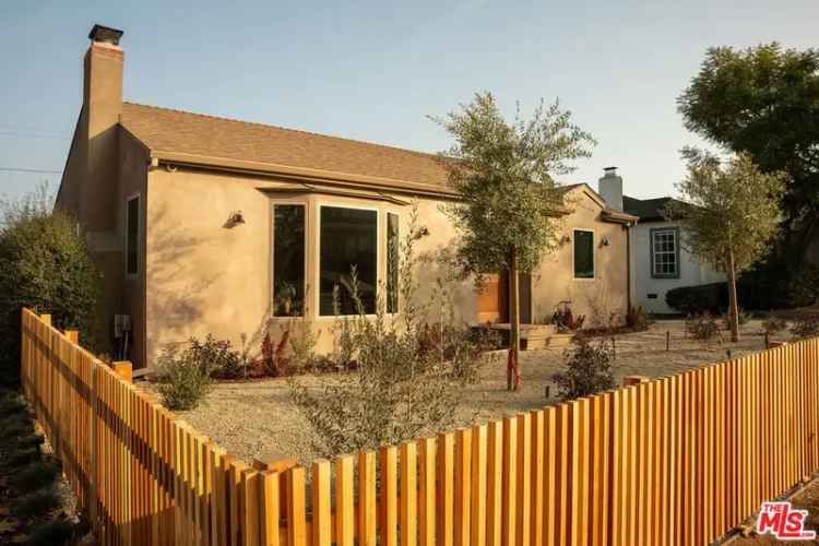 House For Sale in 8006, Vicksburg Avenue, Los Angeles, California