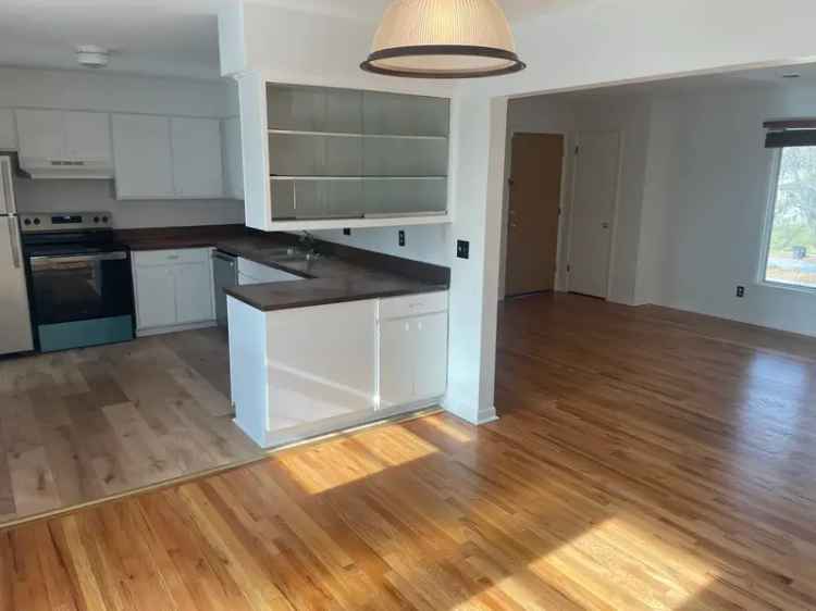 Rent Apartment Unit Newly Renovated with Garage in Quiet Location