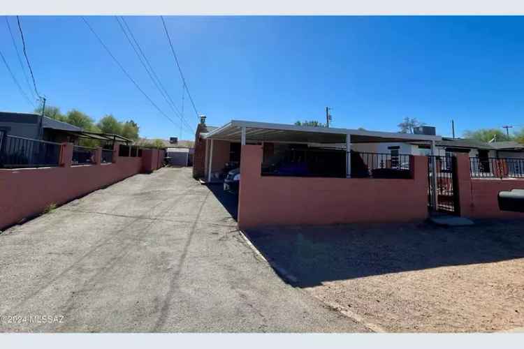 Duplex for Sale with Spacious Units Near Shopping and Schools